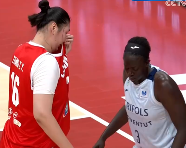 华夏配资网 轮休两场复出状态一般：张子宇19分钟8分4失误 2.26米对抗成弊病