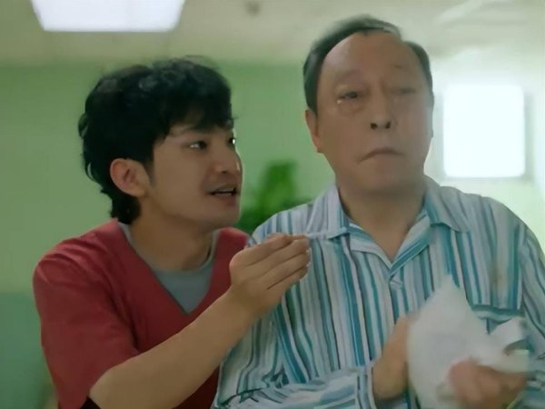 股票无息配资 陈思诚这次真没玩套路！小成本电影凭什么逆袭成五一档黑马？